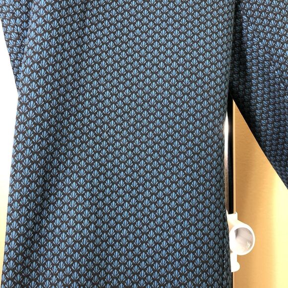 Women’s Dress Pants Alfani Black With Blue Shell Pattern Size 20W Elastic Wrist - Picture 3 of 12